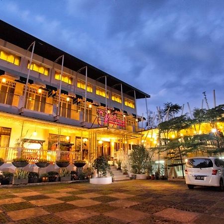 The Victoria Guesthouse Bandung Kültér fotó