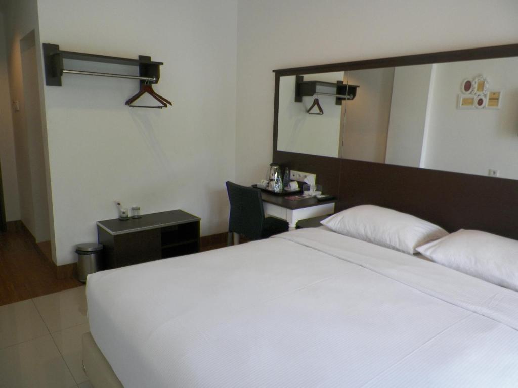 The Victoria Guesthouse Bandung Szoba fotó